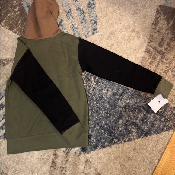 Jordan Olive and Brown Apparel - Picture 4 of 4